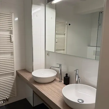 Cosy, Big, 2 Bedrooms Flat *