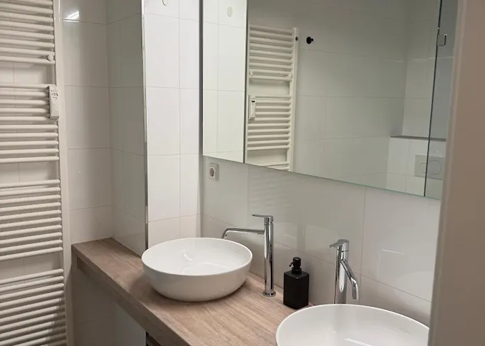 Cosy, Big, 2 Bedrooms Flat *